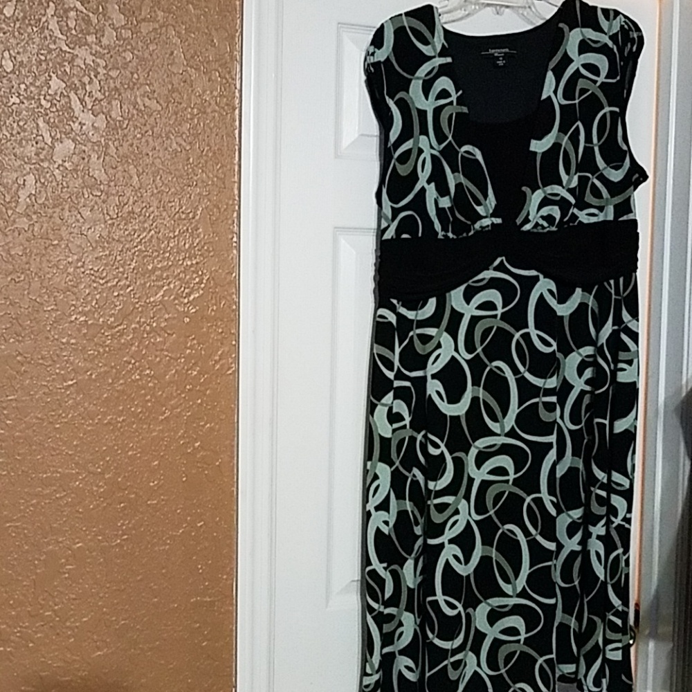 Dress - Picture 1 of 1